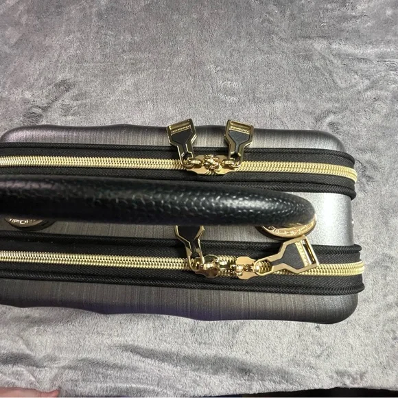 Triforce Metallic Gray Hardshell Cosmetic Case with Top Handle, no strap - Picture 3 of 11